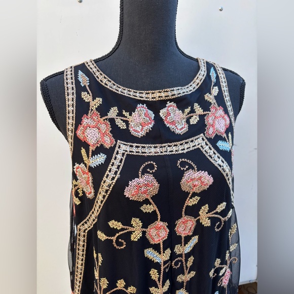 TOLANI flower Embroidered Black Dress - Picture 2 of 8